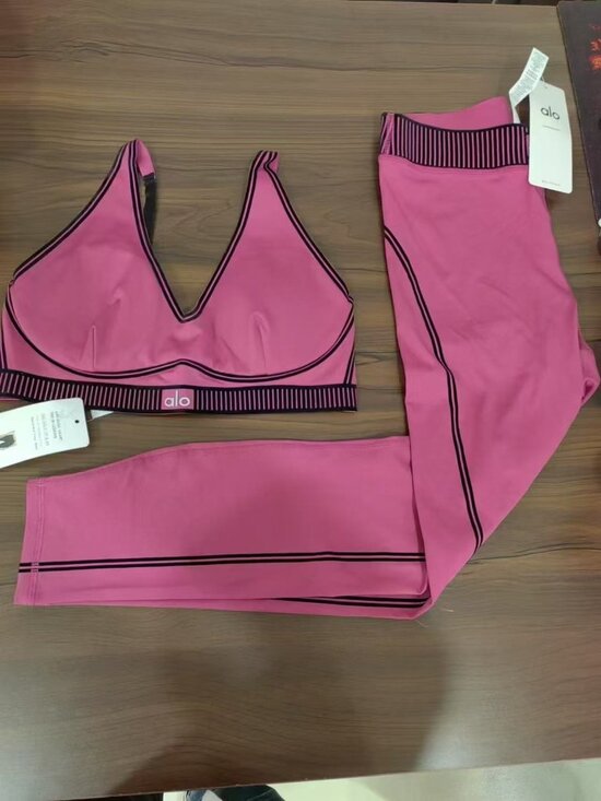AIo Yoga Airlift Line Up Bra & High-Waist 7/8 Legging Set Pink - Picture 2 of 5